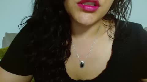 hellen  online show from April 20, 2026, 9:27 pm