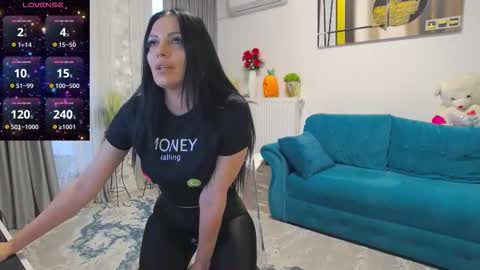 Scarlett online show from November 30, 2025, 6:28 am