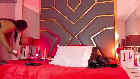 Scarlett Hot online show from December 15, 2025, 12:09 pm