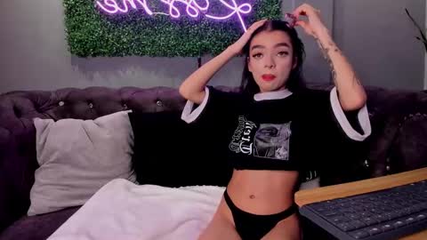 Scarlet online show from October 27, 2025, 6:12 pm