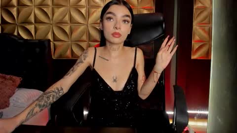 Scarlet online show from December 4, 2025, 4:38 pm