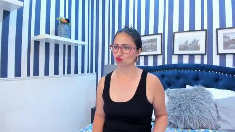 Scarlet  online show from April 13, 2026, 8:14 pm