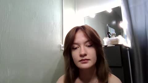 Elsa online show from November 10, 2025, 11:42 am