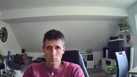 Dildomen online show from April 3, 2026, 12:25 pm