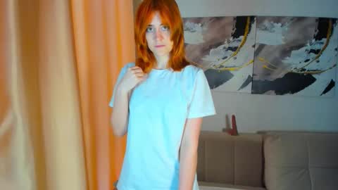 Snapshot of schoolg1rl chatting on October 18, 2025, 5:43 am schoolg1rl online show from October 18, 2025, 5:43 am