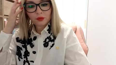 Snapshot of schoolteach chatting on November 12, 2025, 10:09 pm cindy desire online show from November 12, 2025, 10:09 pm