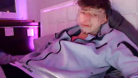 M18 online show from November 25, 2025, 10:43 pm