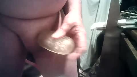 Snapshot of screamnstevn chatting on December 11, 2024, 5:21 am Steven online show from December 11, 2024, 5:21 am