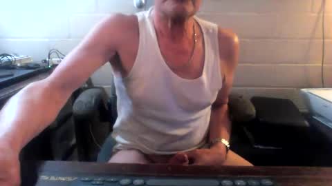 eating pussy  sucking dick online show from March 15, 2026, 4:02 pm