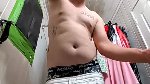 Snapshot of sdraftt45 chatting on February 5, 2026, 5:45 am Arin online show from February 5, 2026, 5:45 am