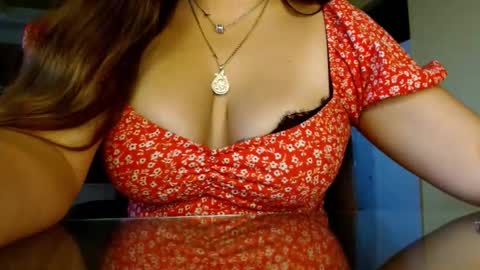 Elizabeth  online show from November 24, 2025, 8:25 am