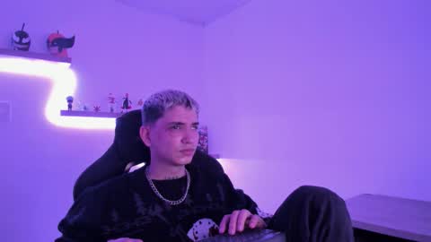 Sebastin online show from November 9, 2025, 3:38 am