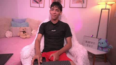 Sebastian Alvarez online show from April 1, 2026, 12:00 am