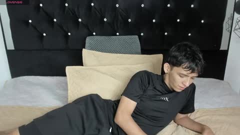 Snapshot of sebas_cat chatting on May 8, 2026, 2:17 am Sebastian Alvarez online show from May 8, 2026, 2:17 am