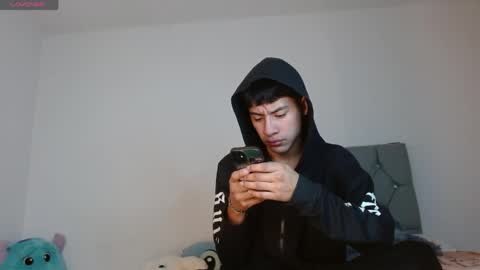 Snapshot of sebas_fire4 chatting on May 12, 2026, 7:05 am sebas_fire4 online show from May 12, 2026, 7:05 am