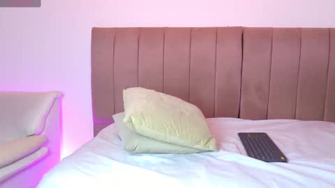 Snapshot of sebas_n_aly chatting on September 11, 2025, 8:09 pm ely online show from September 11, 2025, 8:09 pm