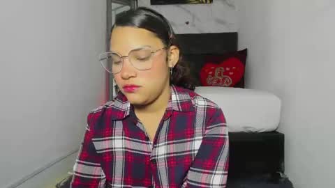 Snapshot of sebas_n_aly chatting on October 4, 2025, 11:52 am ely online show from October 4, 2025, 11:52 am