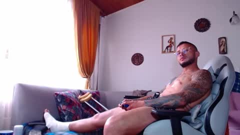 Snapshot of sebastian_025 chatting on June 2, 2026, 6:21 pm Sebastian online show from June 2, 2026, 6:21 pm
