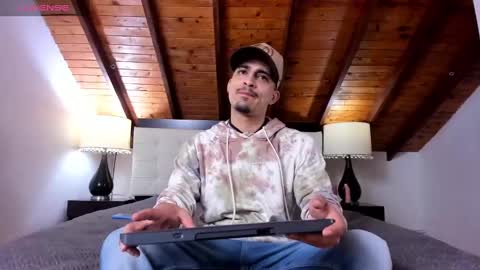 Sebastian Berne online show from February 8, 2025, 7:16 pm