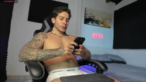 Snapshot of sebastianortizm chatting on November 2, 2025, 10:34 pm Lucian Sinclair online show from November 2, 2025, 10:34 pm