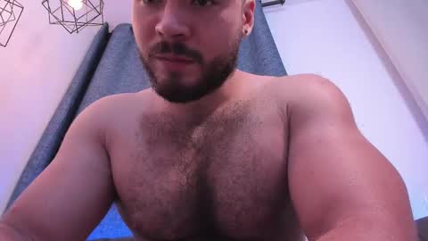 Instagram jeanpaulfit  online show from February 20, 2025, 2:07 am