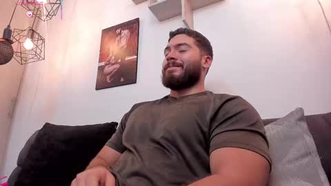 Instagram jeanpaulfit  online show from October 6, 2025, 9:56 pm