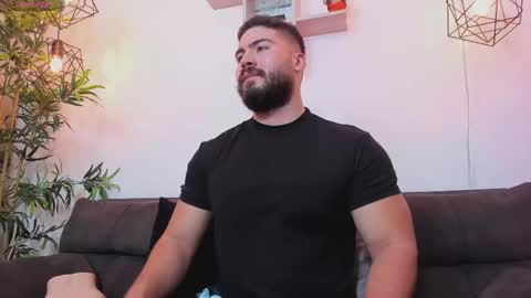 Instagram jeanpaulfit  online show from May 12, 2026, 8:17 pm