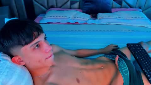 Snapshot of sebax_00 chatting on September 11, 2025, 9:37 pm Sebastian online show from September 11, 2025, 9:37 pm