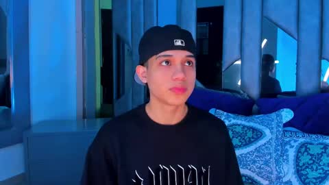 Snapshot of sebax_00 chatting on September 19, 2025, 8:09 pm Sebastian online show from September 19, 2025, 8:09 pm