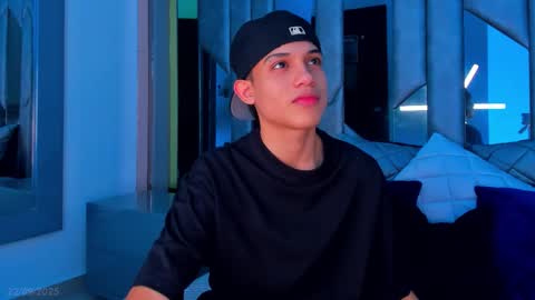 Snapshot of sebax_00 chatting on September 23, 2025, 4:37 am Sebastian online show from September 23, 2025, 4:37 am