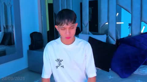 Snapshot of sebax_00 chatting on September 28, 2025, 3:50 pm Sebastian online show from September 28, 2025, 3:50 pm