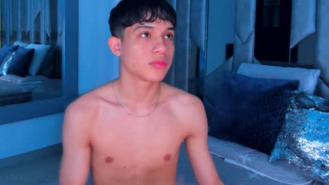 Snapshot of sebax_00 chatting on October 16, 2025, 8:32 pm Sebastian online show from October 16, 2025, 8:32 pm