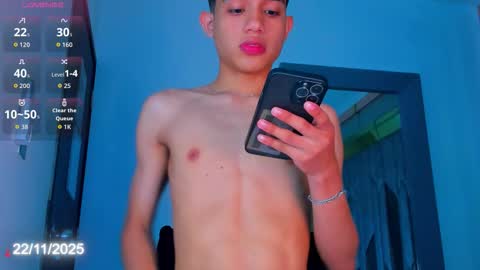 Snapshot of sebax_00 chatting on November 22, 2025, 8:52 pm Sebastian online show from November 22, 2025, 8:52 pm