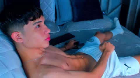 Snapshot of sebax_00 chatting on November 25, 2025, 1:33 pm Sebastian online show from November 25, 2025, 1:33 pm