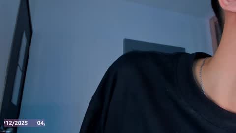 Snapshot of sebax_00 chatting on December 4, 2025, 8:28 pm Sebastian online show from December 4, 2025, 8:28 pm