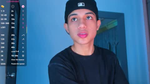 Snapshot of sebax_00 chatting on December 19, 2025, 8:49 pm Sebastian online show from December 19, 2025, 8:49 pm