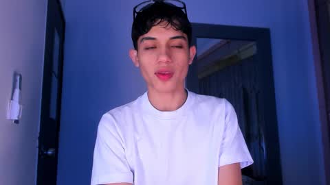 Snapshot of sebax_00 chatting on February 25, 2026, 8:29 pm Sebastian online show from February 25, 2026, 8:29 pm