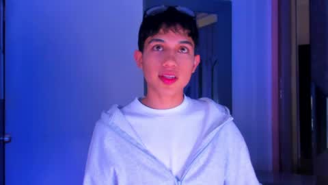 Snapshot of sebax_00 chatting on April 17, 2026, 4:37 am Sebastian online show from April 17, 2026, 4:37 am