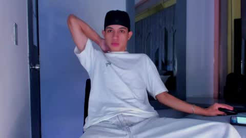 Snapshot of sebax_00 chatting on May 22, 2026, 8:47 pm Sebastian online show from May 22, 2026, 8:47 pm