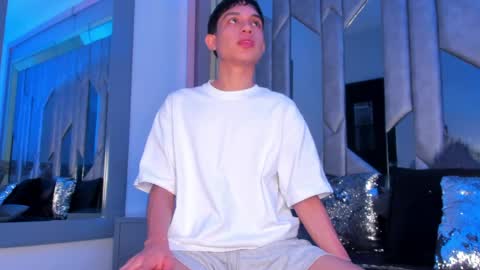 Snapshot of sebax_00 chatting on May 27, 2026, 8:17 pm Sebastian online show from May 27, 2026, 8:17 pm