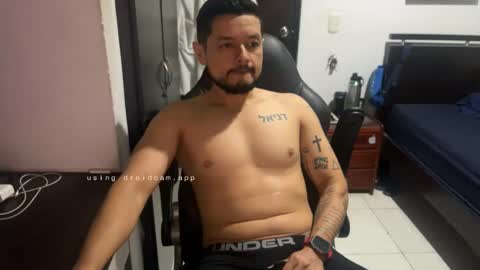 Snapshot of sebaz044 chatting on October 25, 2025, 5:37 am sebaz044 online show from October 25, 2025, 5:37 am