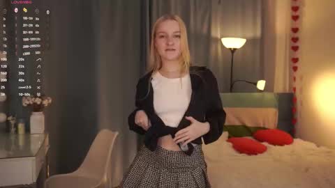 Rina online show from October 10, 2025, 7:13 pm