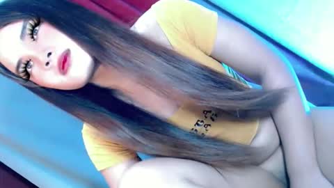 kwen online show from November 18, 2025, 6:01 pm