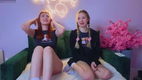 Snapshot of secret_materialz chatting on November 17, 2025, 8:42 am secret_materialz online show from November 17, 2025, 8:42 am