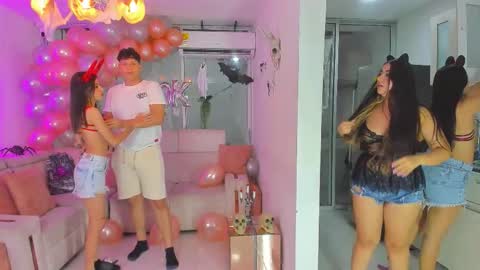 Snapshot of secrethause71605 chatting on October 27, 2025, 10:47 pm NIKOL online show from October 27, 2025, 10:47 pm