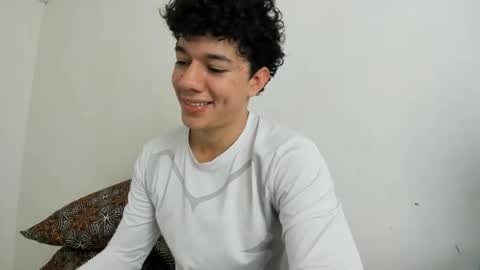 Snapshot of seder_4 chatting on June 12, 2026, 3:22 pm Sebas online show from June 12, 2026, 3:22 pm