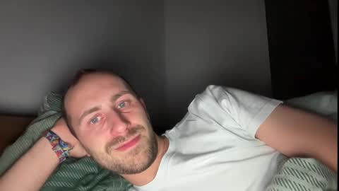 seducemepleae online show from November 19, 2025, 9:15 pm