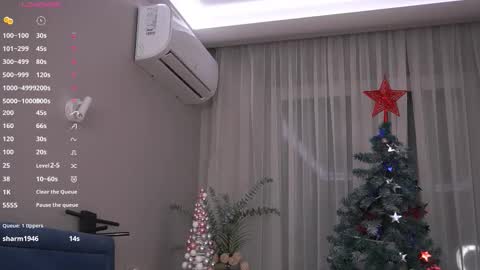 Snapshot of seductique chatting on January 9, 2026, 3:37 pm Mia online show from January 9, 2026, 3:37 pm