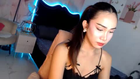 Vanessa online show from November 5, 2025, 4:51 pm