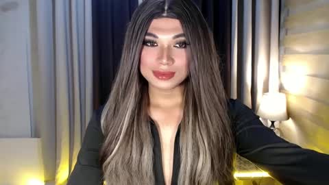 Deluxe online show from March 12, 2025, 5:38 pm